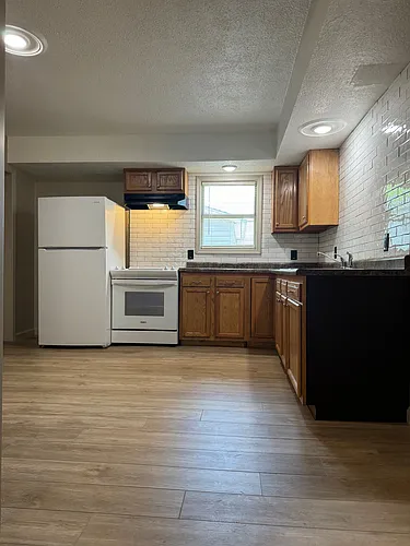 1209 Pine Ave Photo 1