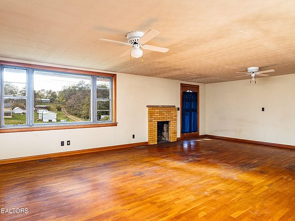 3rd image of 2944 Wilkinson Pike