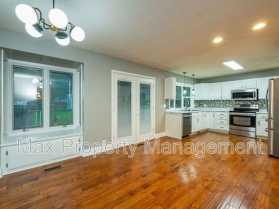 2nd image of 9408 Horton Ave
