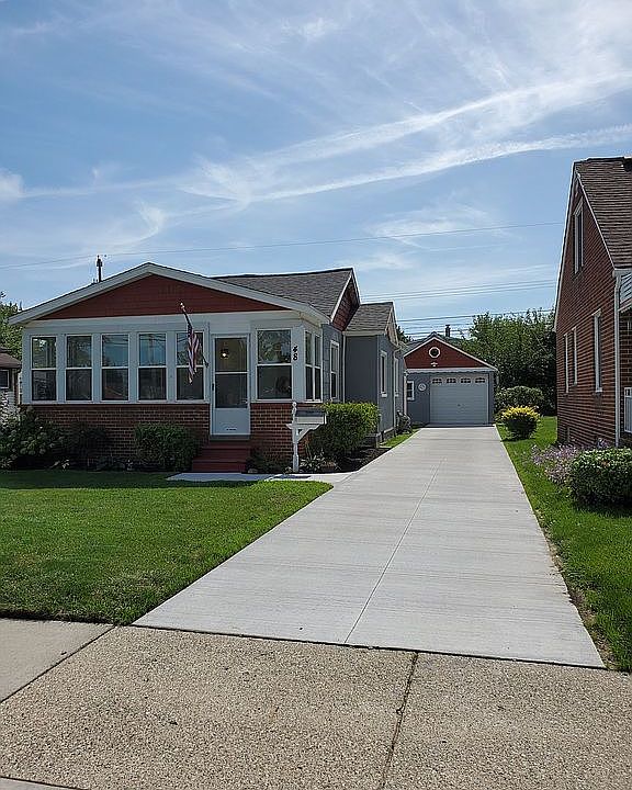 1st image of 48 E Lincoln Ave