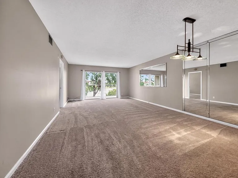 13055 SW 15th Ct — Photo 5