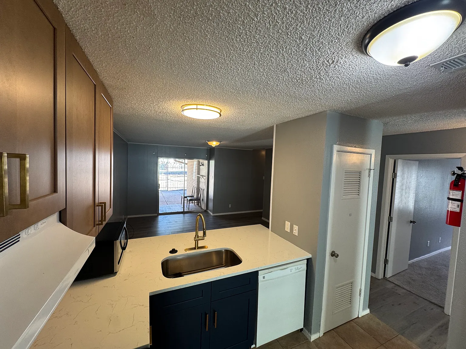 3 bed, 1400 sqft, $1,690 — Photo 4