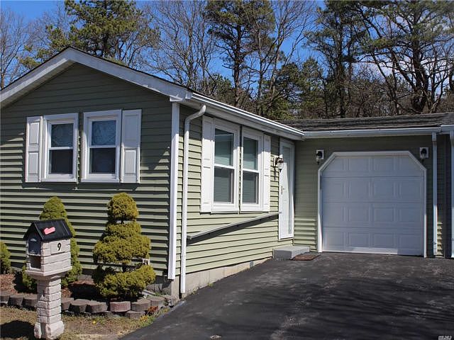1st image of 9 Village Cir E