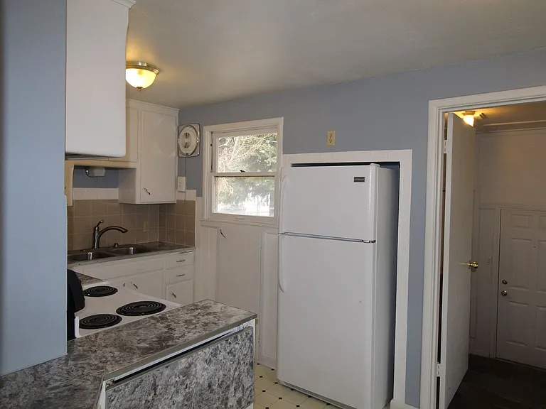 1204 E Bismark Ave — Photo 8