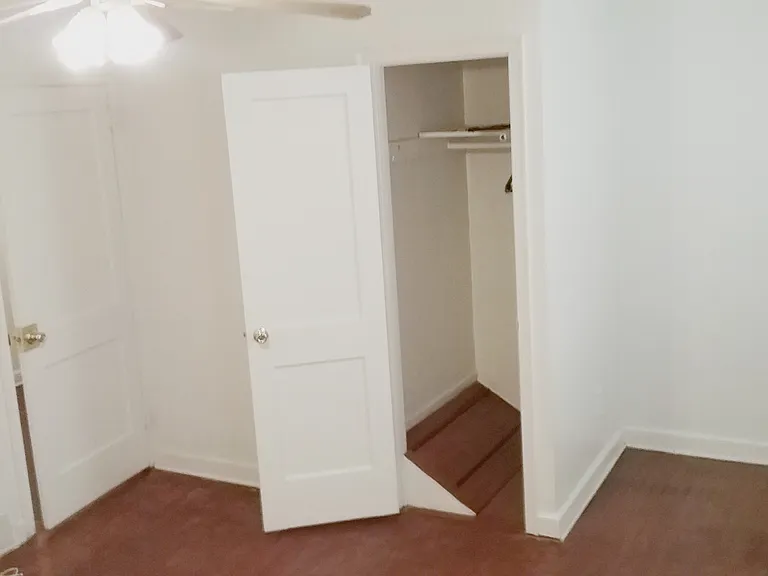 5823 Oakland St — Photo 10