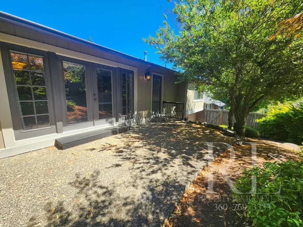 1345B Whitney Ave, Bremerton, WA 98312