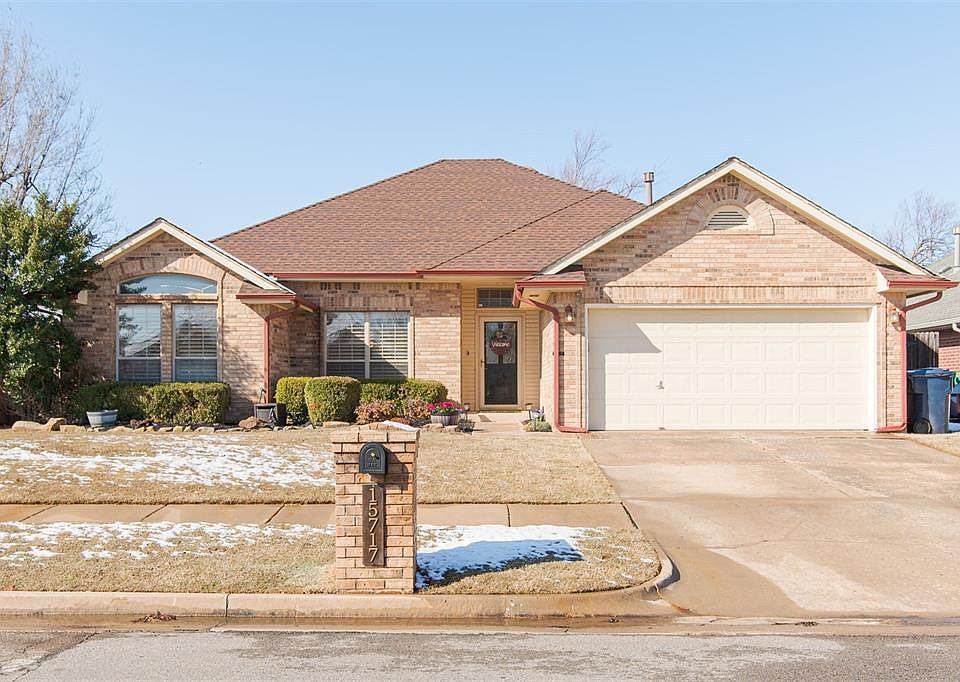 1st image of 15717 Hyde Parke Dr