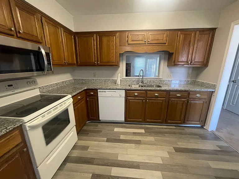 4859 Woods Edge Rd — Photo 6