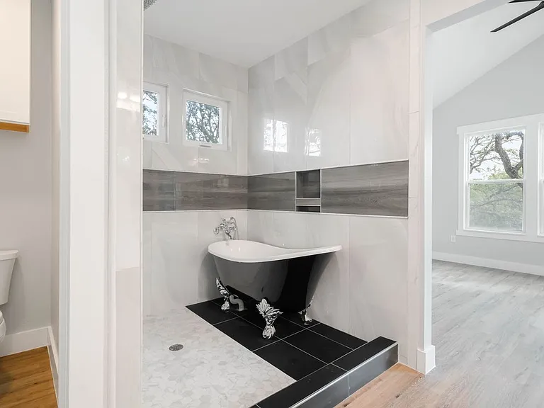 11608 Oak Country — Photo 3