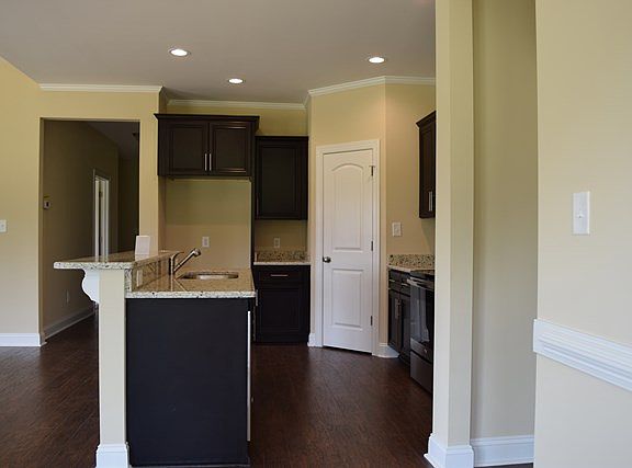 5th image of 205 Quail Dr