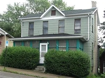 904 Saint Clair Ave photo 1