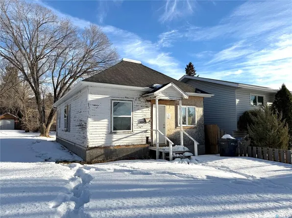1246 96th STREET, North Battleford, SK S9A 3W5