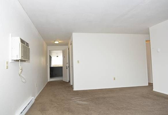 1st image of 6120 N Lidgerwood St APT 205