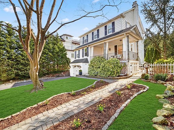 4th image of 404 Bronxville Road