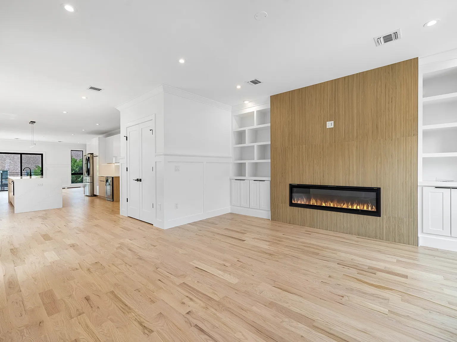 3 bed, 3.5 bath, $7,500 — Photo 2
