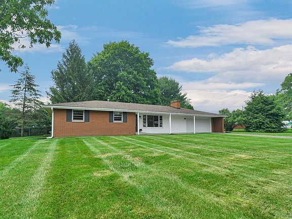 3rd image of 1175 Pierson Dr