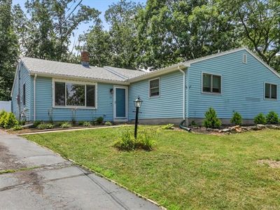 15 Briarwood Lane, Branford, CT, 06405