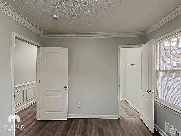 585 Oak Way — Photo 11
