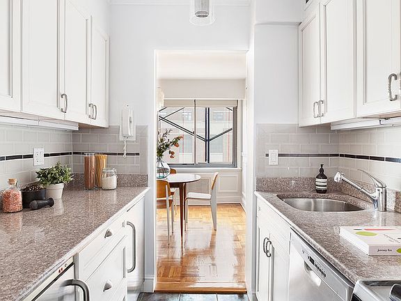 5th image of 175 W 12th St APT 19B