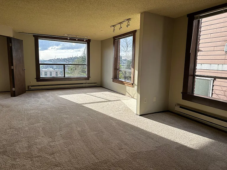 602 Melrose Ave E #202 — Photo 2