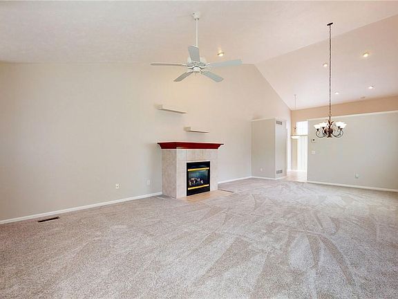 4th image of 76 Kensington Ct