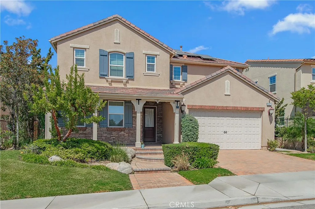 4 bed, 3.5 bath, 3312 sqft, $4,800 — Photo 1