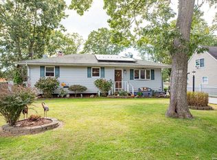 38 Floradora Dr, Mastic, NY 11950