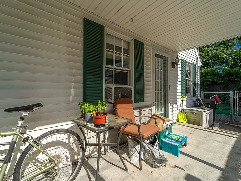 Agate Ave — Photo 19