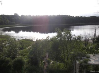 750 W Leonard Rd, Leonard, MI 48367