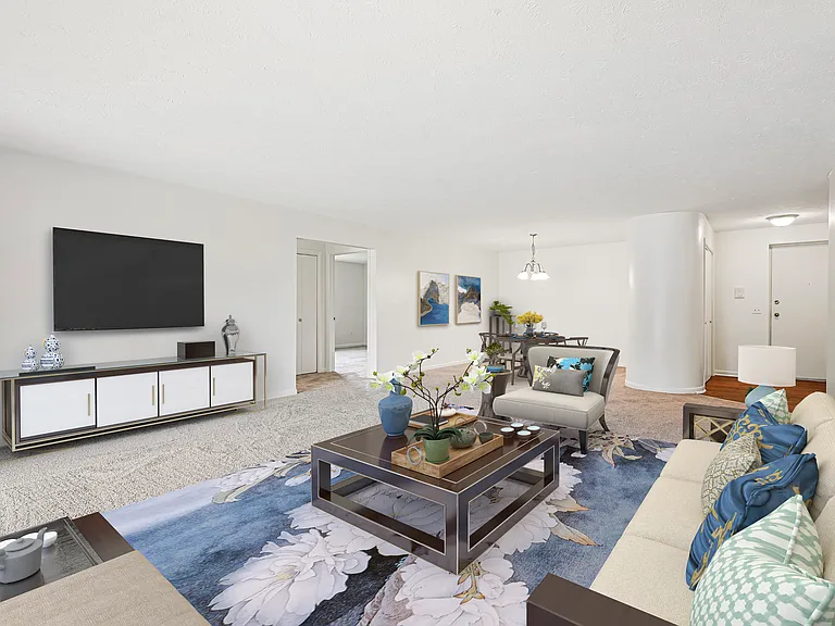 Carriage Hill Apartments — Photo 5