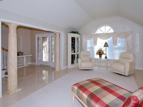 3rd image of 8114 Palomino Dr