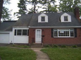 8 Beverly St, Enfield, CT 06082