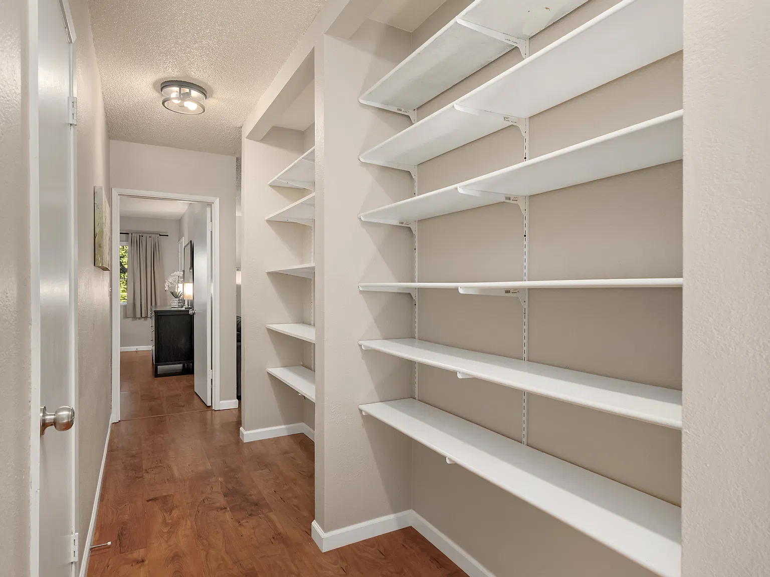 2 bed, 1.5 bath, 1167 sqft, $2,700 — Photo 4