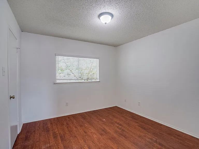 2602 Stapleford Dr — Photo 9