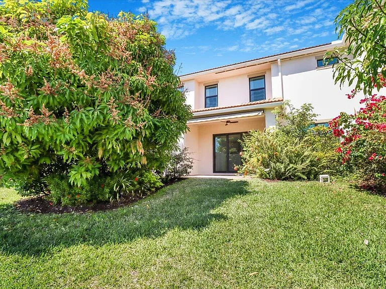 10098 Akenside Dr — Photo 18