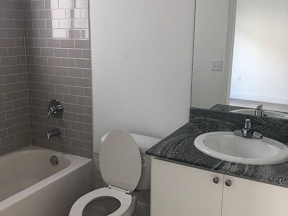 5th image of 1120 W 37th St Unit 102