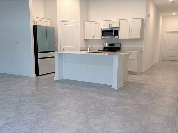 4th image of 1129 Deepwater Cir