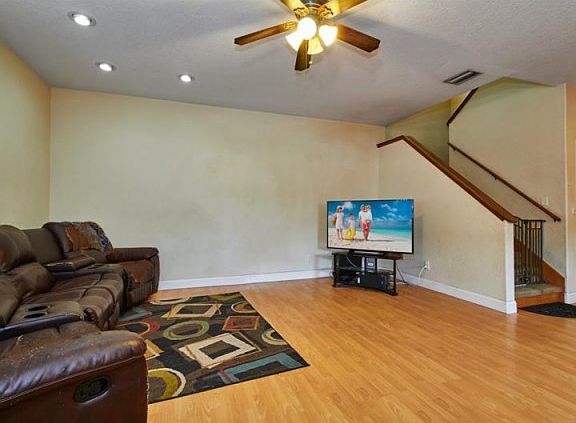 4th image of 2222 39th Ave N