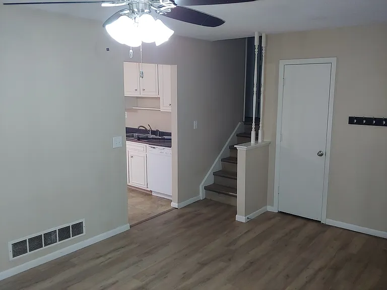 3121 Westmar Dr — Photo 8