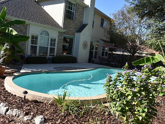 3rd image of 404 Cripple Creek Rd