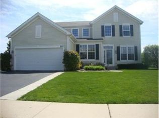 245 Woodland Park Cir, Gilberts, IL 60136