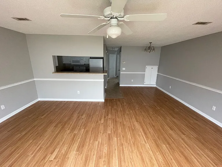 216 Claremont Ave — Photo 6