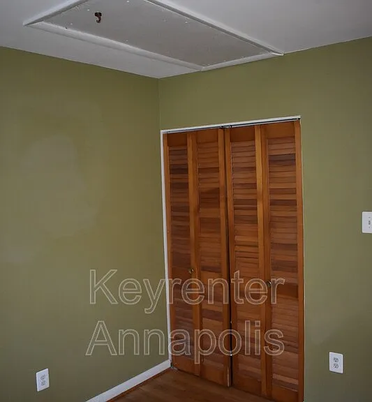 1911 Fohner Pl — Photo 14