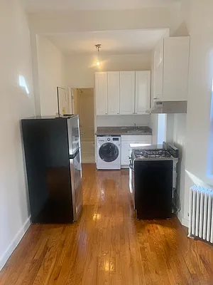 Rented by Skyline Realty LLC II | media 2