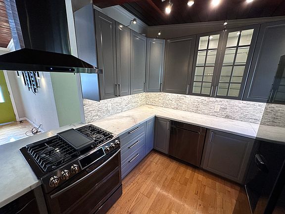 4th image of 1420 Chilco St