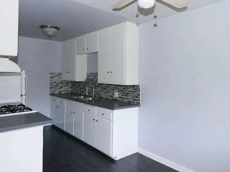 3601 E Vermont St #15 — Photo 11