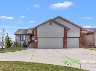1254 N Spring Ridge Dr, Derby, KS 67037