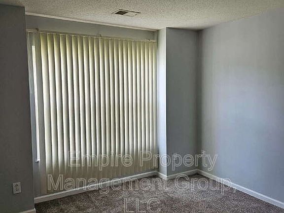 5th image of 401 Dukes Hill Rd