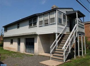 209 1/2 S Main St, Hatfield, PA 19440