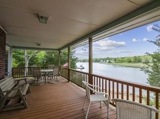 57 Edgewater Dr, Wareham, MA 02571